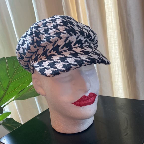 Game Day Collection houndstooth newsboy hat - Picture 2 of 5